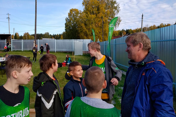 Звезда «Уральских пельменей» Андрей Рожков приедет на «Ферму» под Екатеринбургом ради детей-сирот