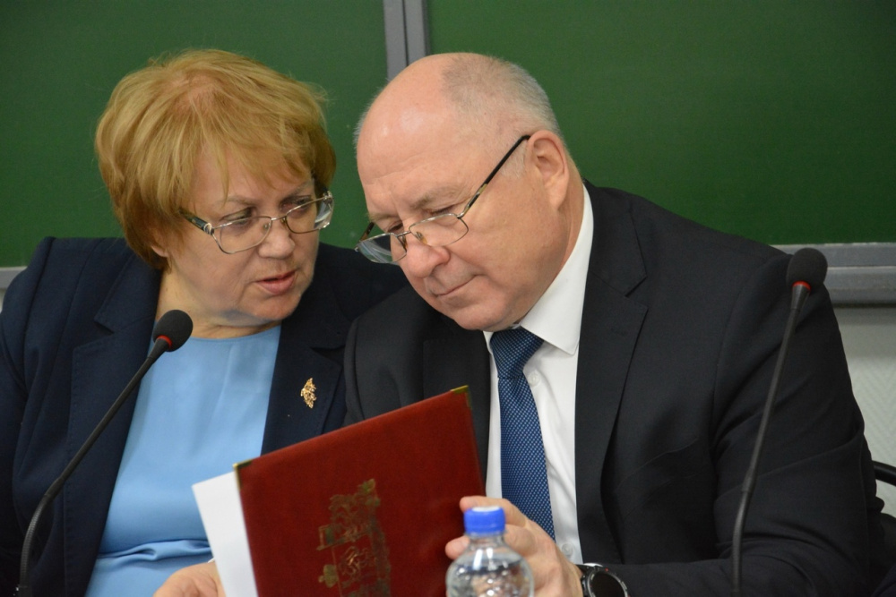 Валерий Чайников уволился с поста свердловского замгубернатора | Аркадьевича Валерий Чайников уволился с поста свердловского замгубернатора | Аркадьевича