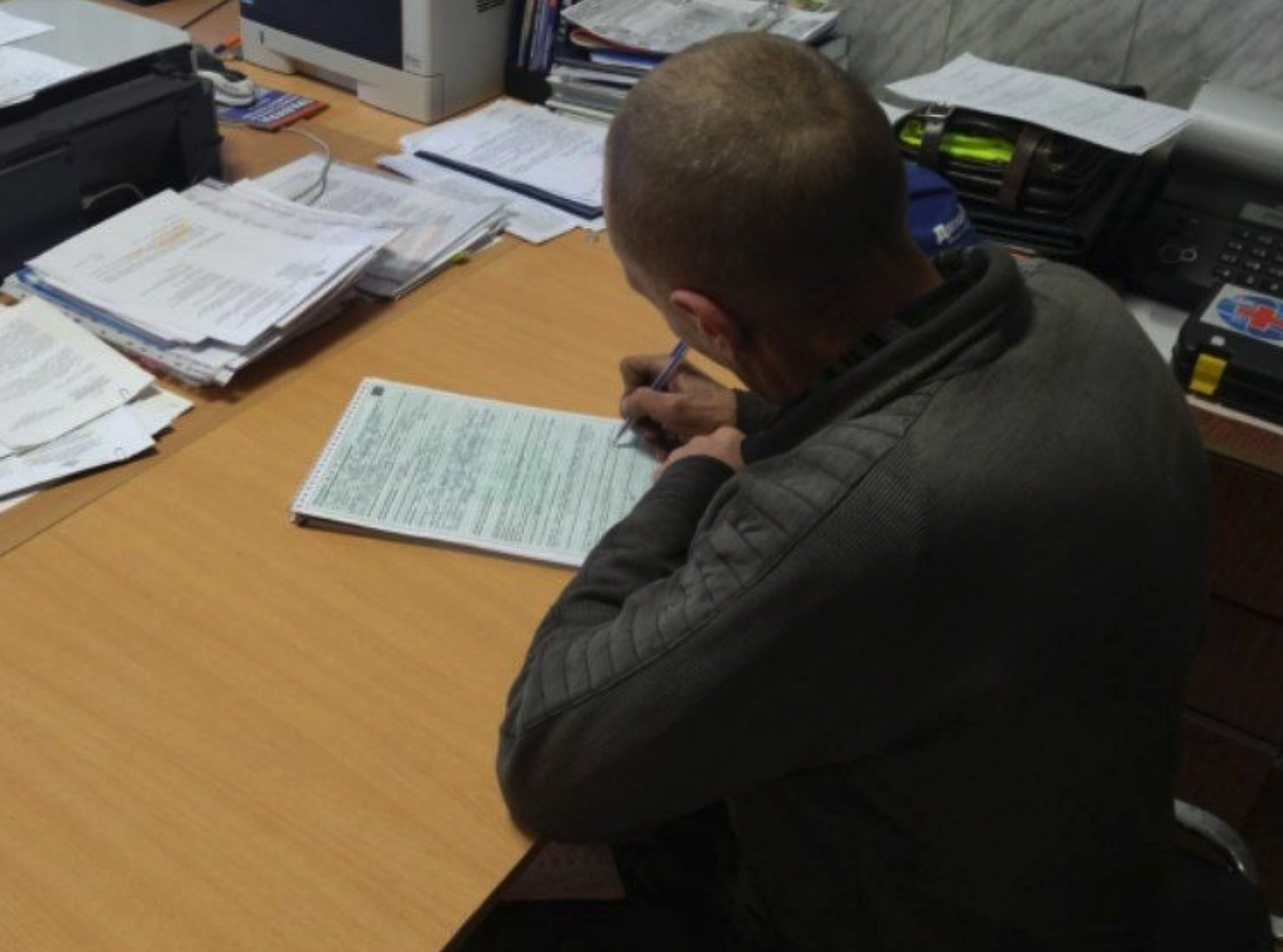 На Урале автоинспекторы нашли водителя, перевозившего ребёнка на задней полке автомобиля На Урале автоинспекторы нашли водителя, перевозившего ребёнка на задней полке автомобиля