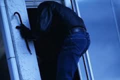 В Шале племянник «обчистил» 82-летнюю старушку